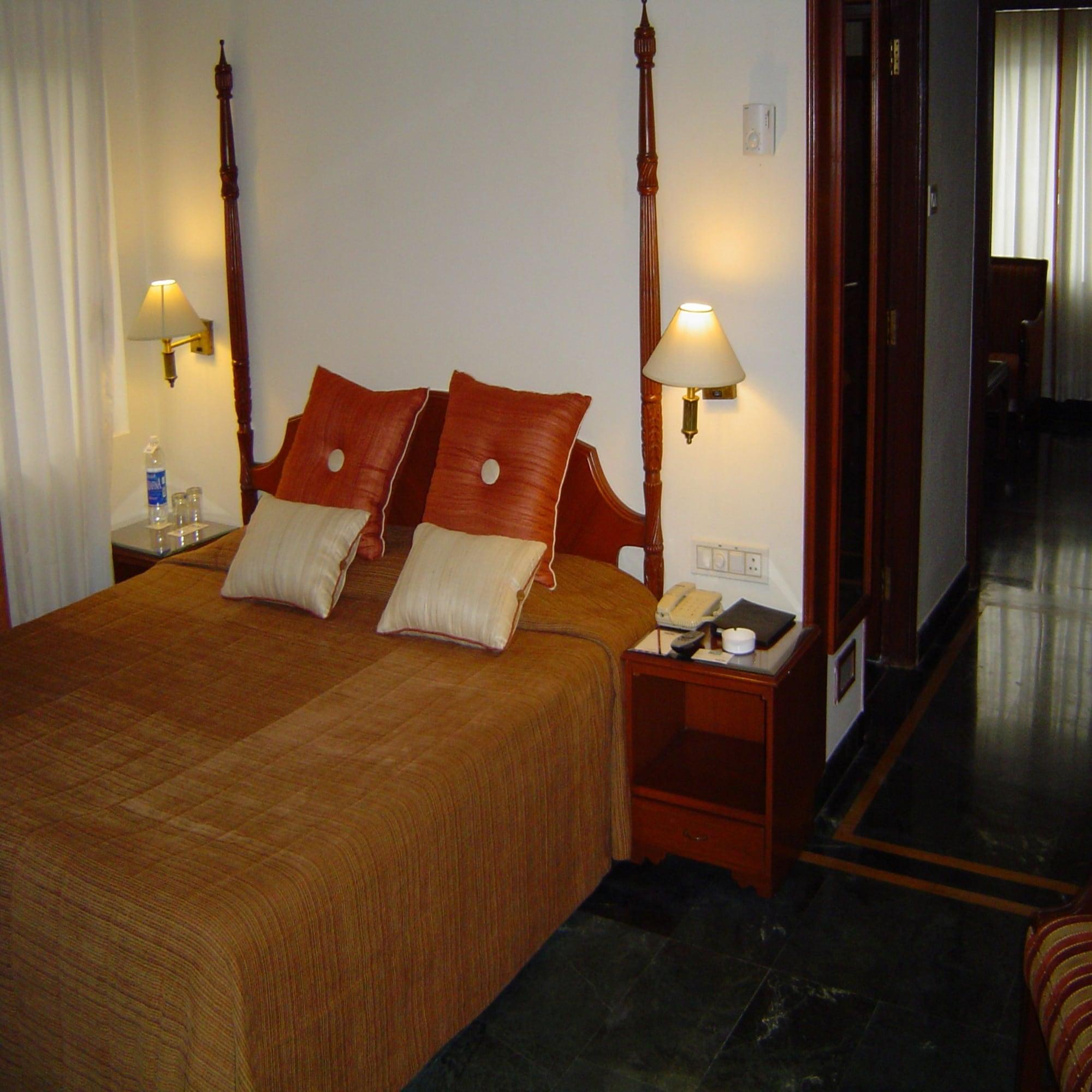 La Place Sarovar Portico Lucknow Exterior foto