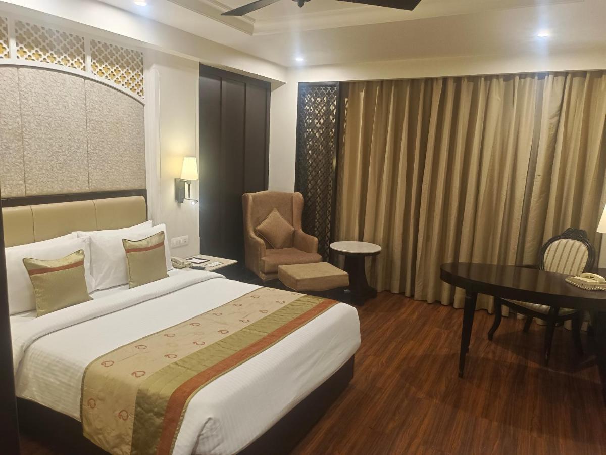 La Place Sarovar Portico Lucknow Exterior foto