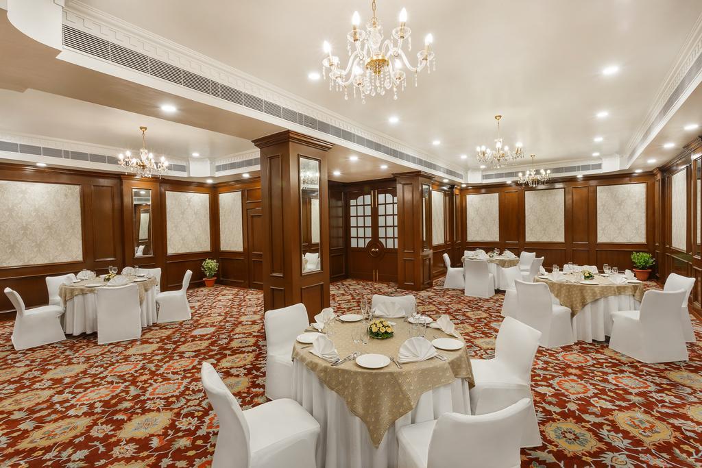 La Place Sarovar Portico Lucknow Exterior foto