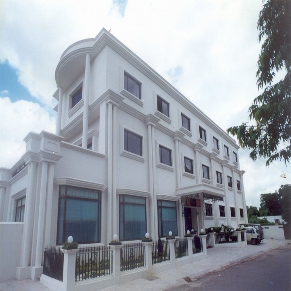 La Place Sarovar Portico Lucknow Exterior foto