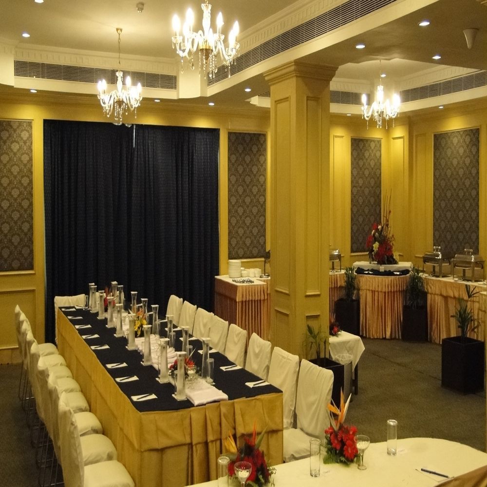 La Place Sarovar Portico Lucknow Exterior foto