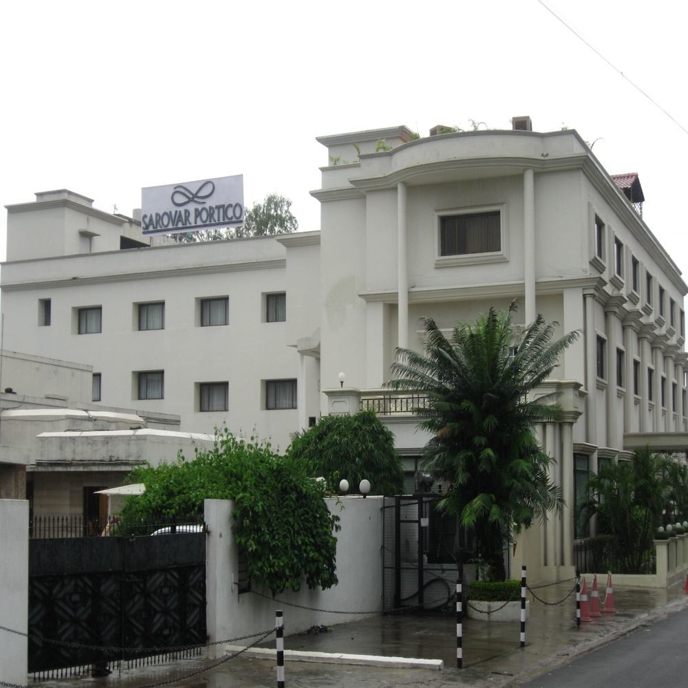 La Place Sarovar Portico Lucknow Exterior foto