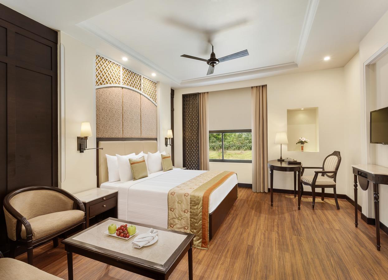 La Place Sarovar Portico Lucknow Exterior foto