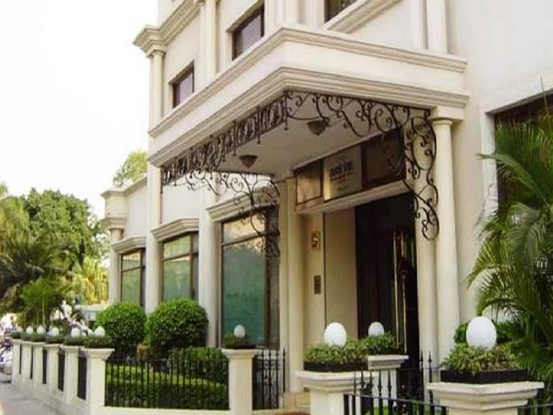 La Place Sarovar Portico Lucknow Exterior foto